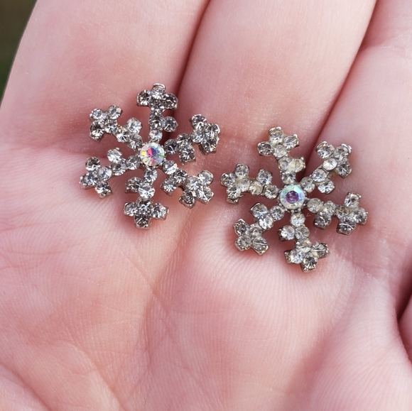 Mid-century Clear and Arora Borealis Rhinestone Snowflake Earrings! - Picture 4 of 4